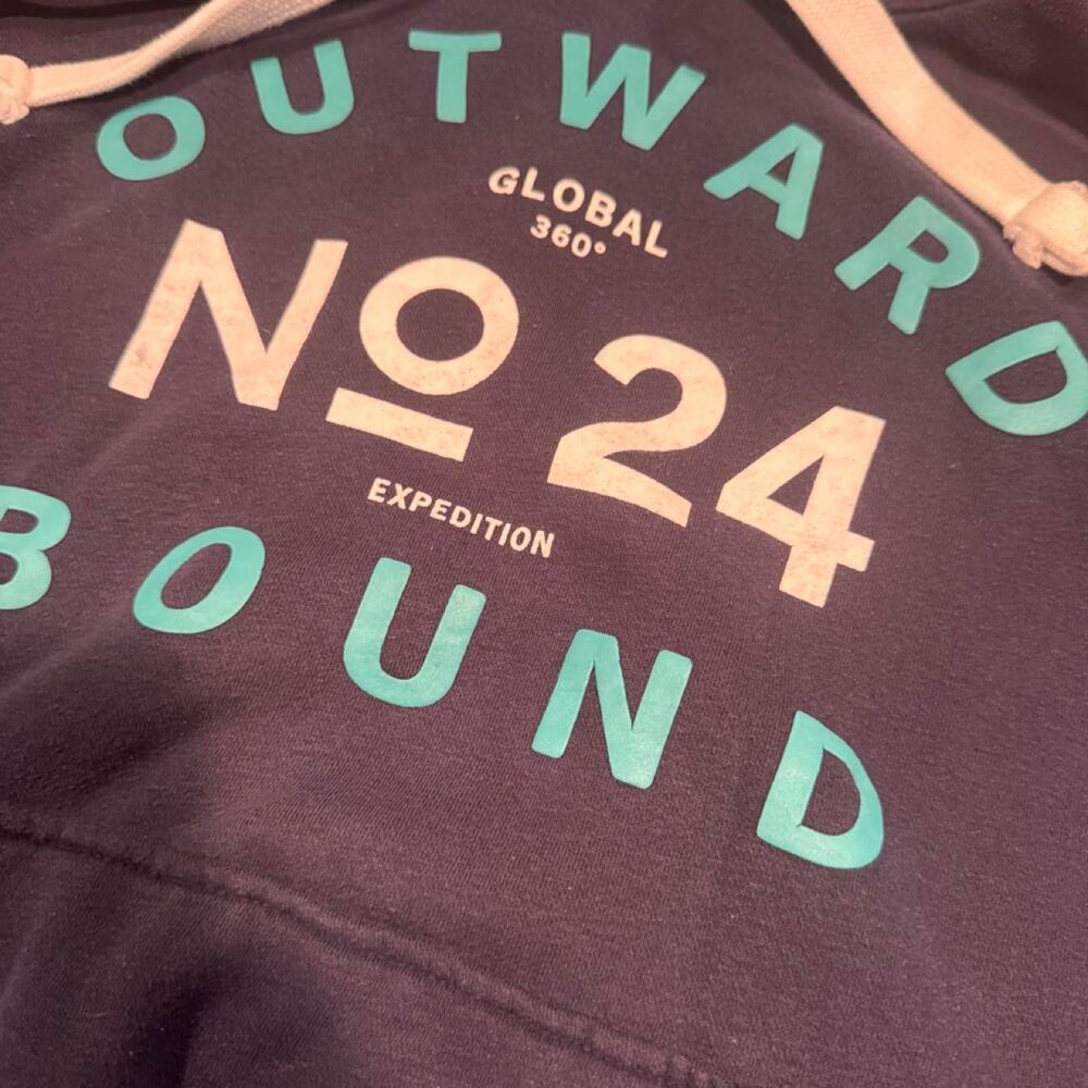 Q/S Designed By Outward Bound No. 24 Pullover Hoodie Medium - Picture 2 of 5